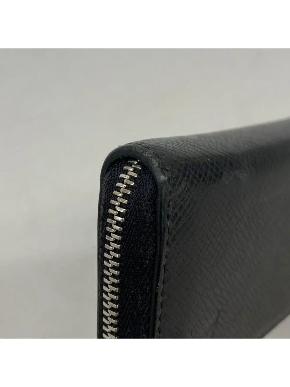 Louis Vuitton Coin Purse Taiga Zippy Ardoise
